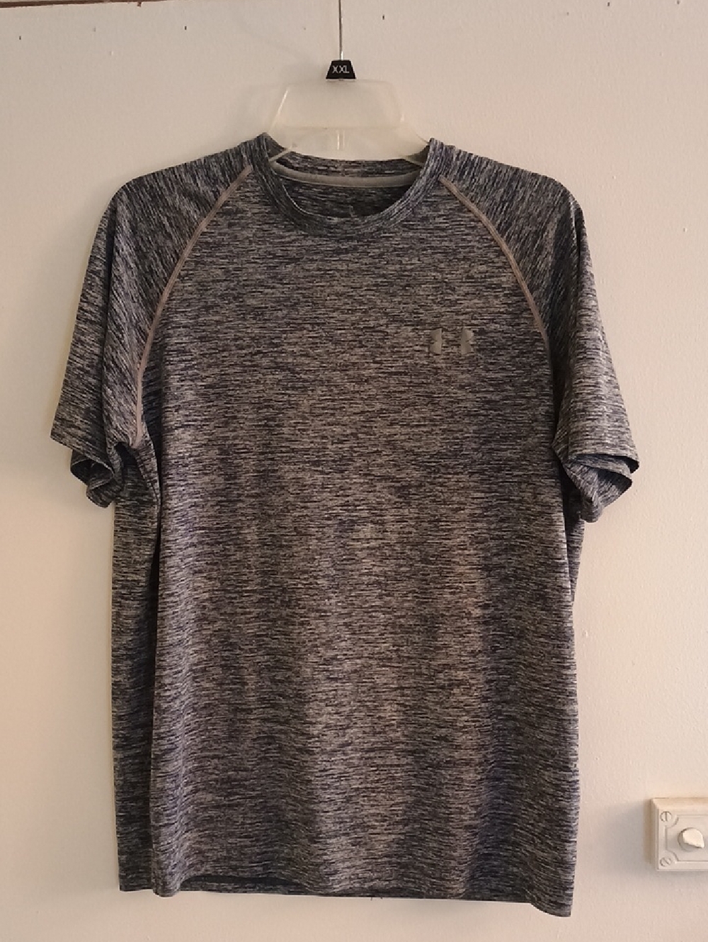 Under Armour Short Sleeve Performance Tee in Heather Charcoal
